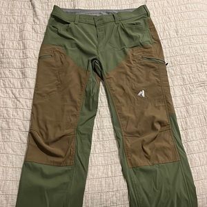 Mens Eddie Bauer guide pro work pants. Size 36 waist x 36 inseam
